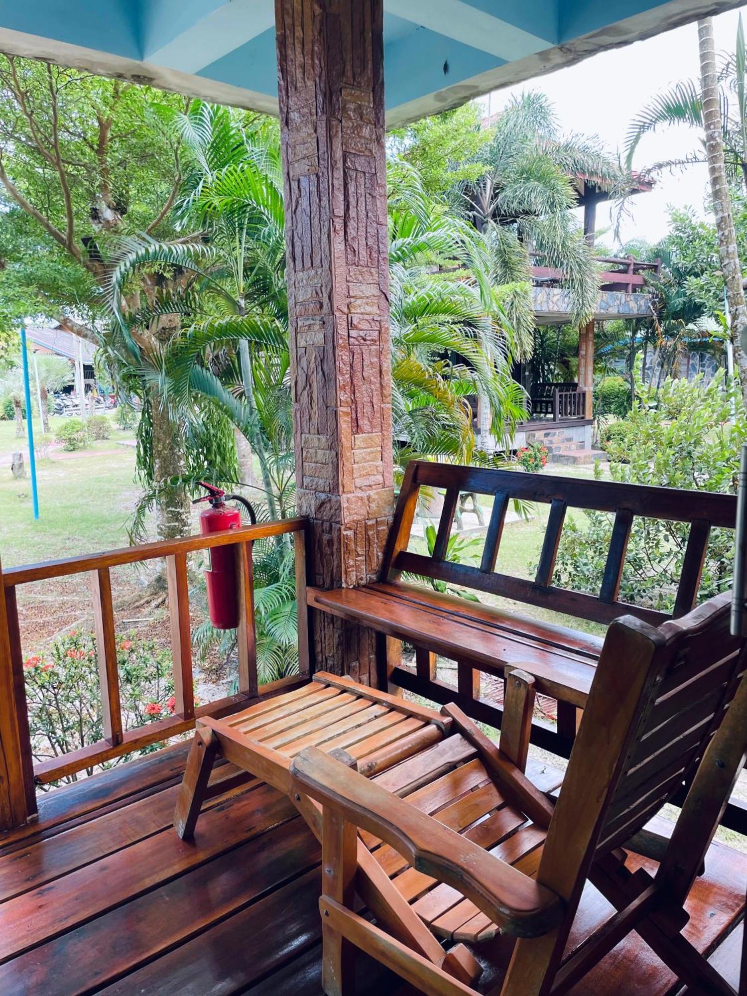 Markhouse Bungalow Ko Kut Extérieur photo